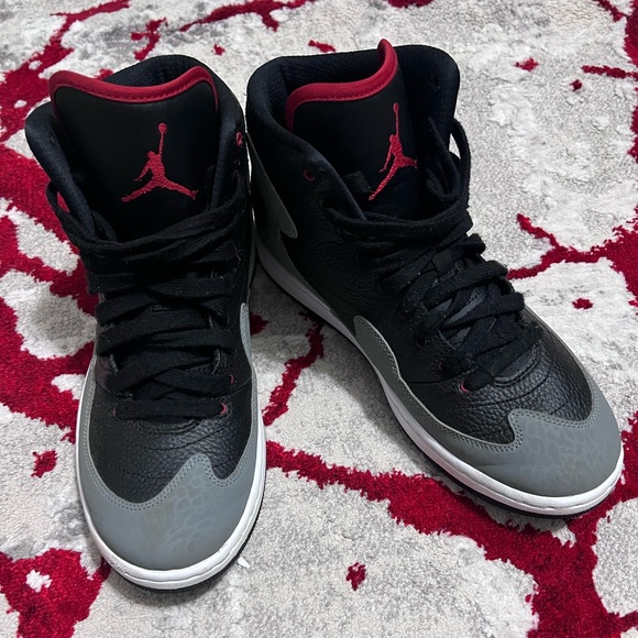 Jordan Air Force One Grey/Black Men’s 10.5 EUC no stains or tear - Picture 4 of 5